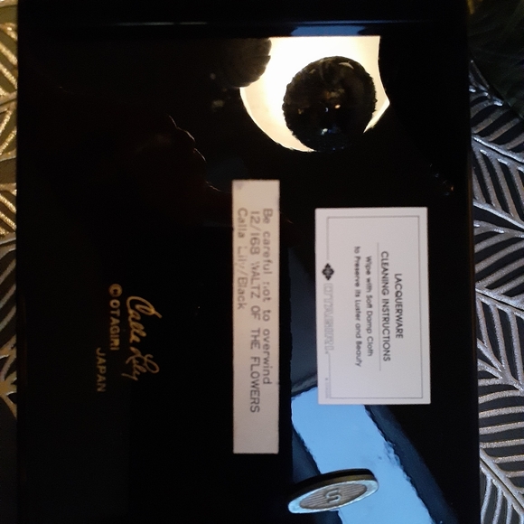 Vintage black lily set - Picture 5 of 7